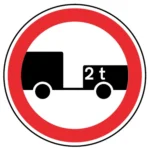 C3o – Trânsito proibido a veículos com reboque de dois ou mais eixos
